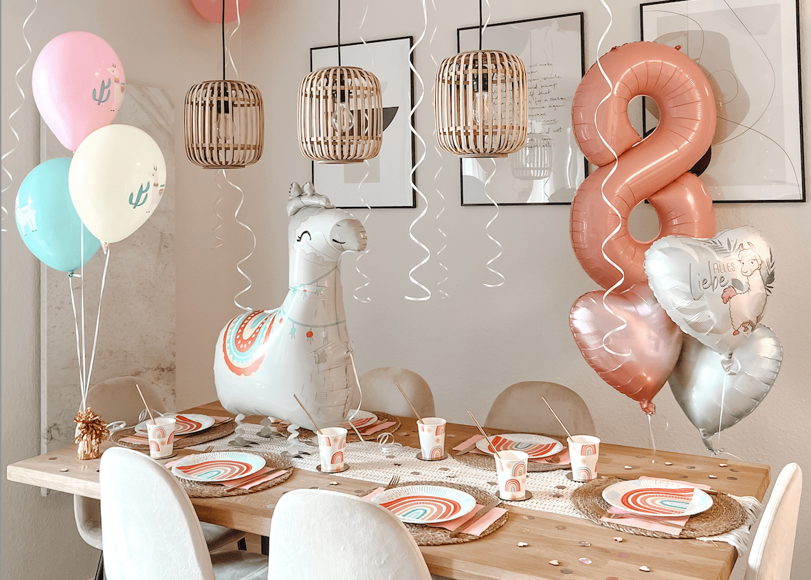 Gemütliche Feier mit Heliumballons