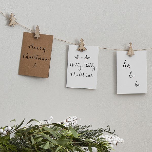 Holz-Girlande mit Tannenbaum-Kartenhaltern